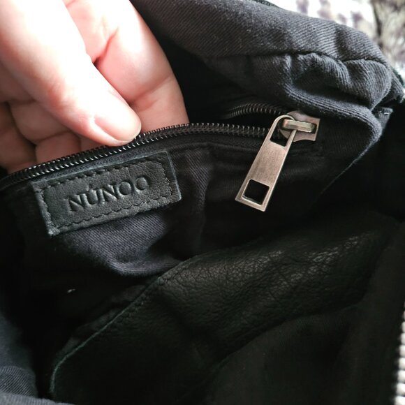 Núnoo | Washed Black Leather Crossbody Bag - Picture 10 of 13